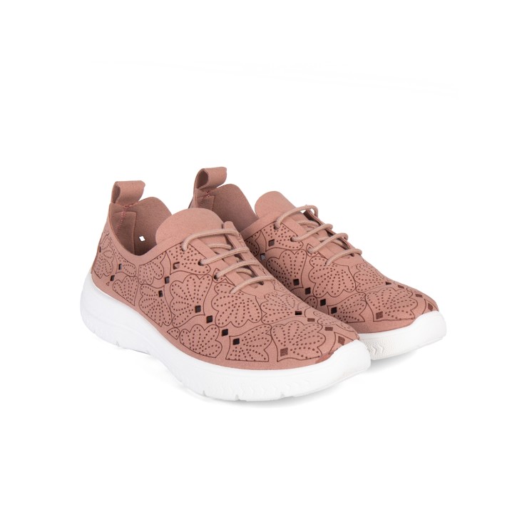 Zapatillas color maquillaje con cordones