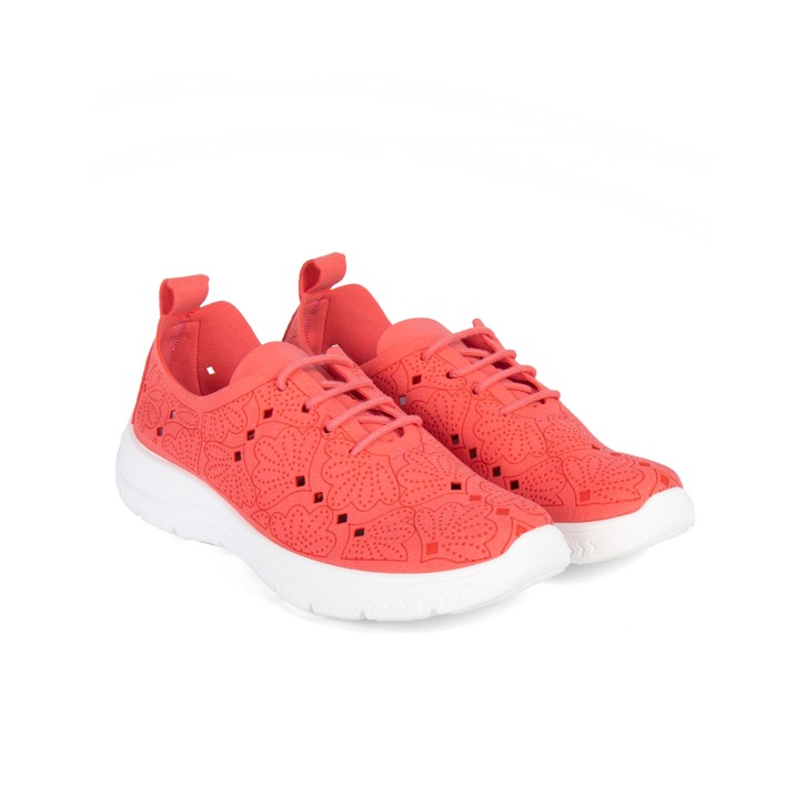 Zapatillas color coral con cordones