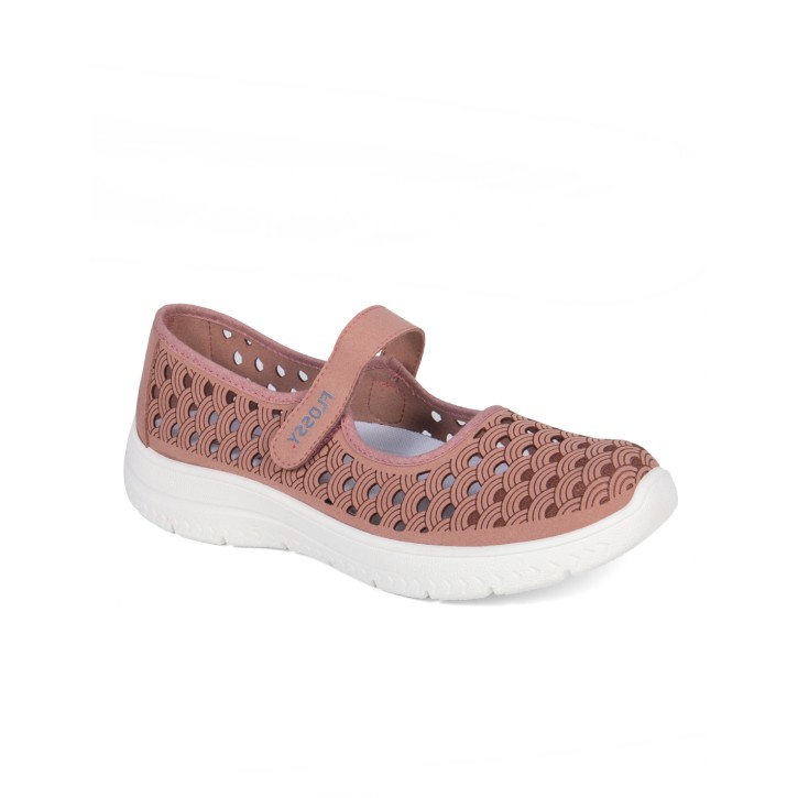 Zapatillas color maquillaje con tira