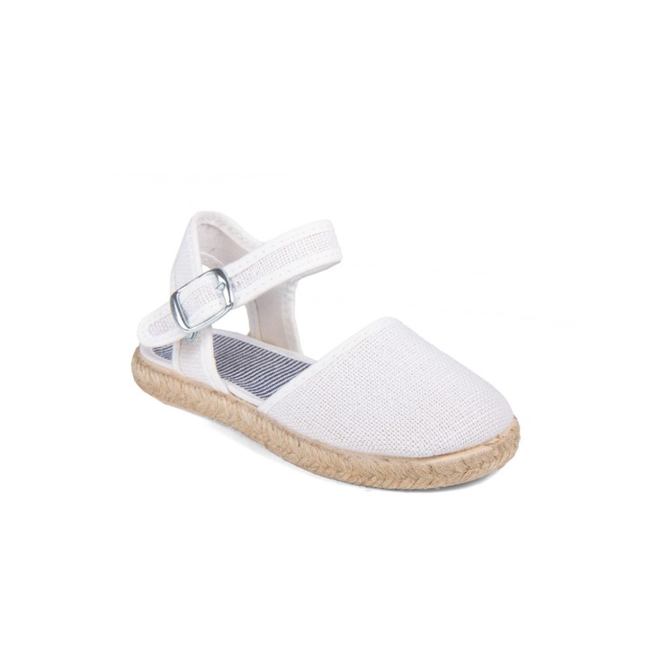 Sandalias  color blanco con cierre de hebilla